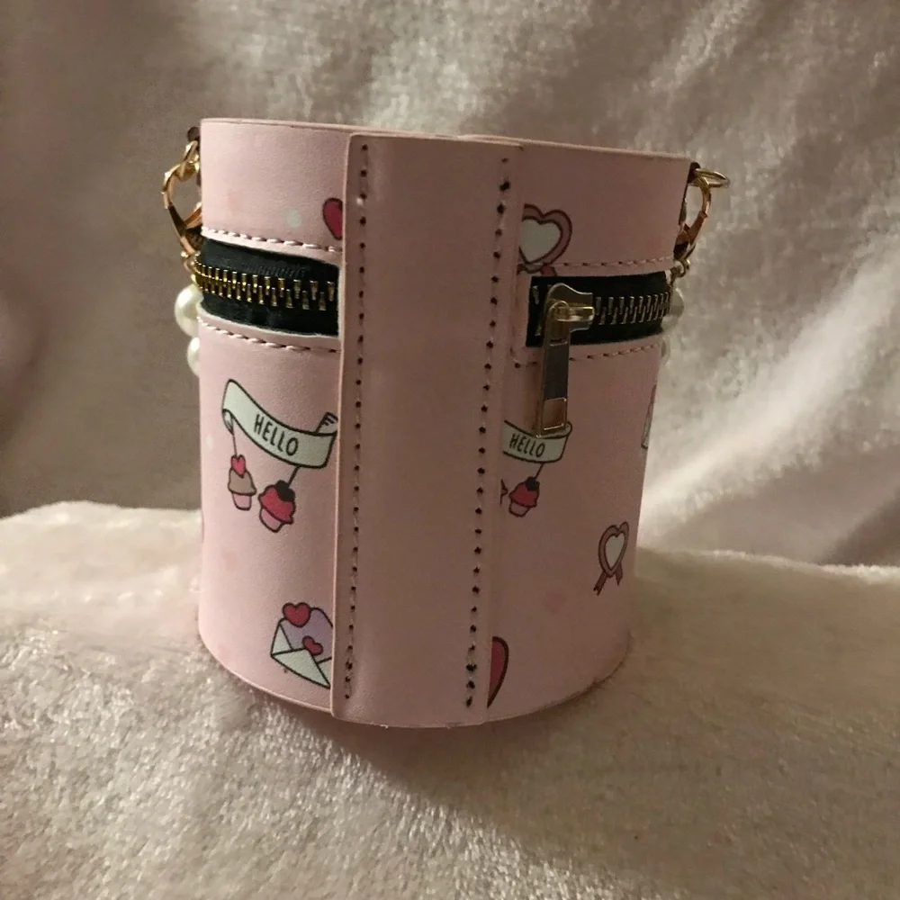 Sanrio Hello Kitty Matte Shine Glitter 20 Piece LipGloss Pearl Pink Bag New